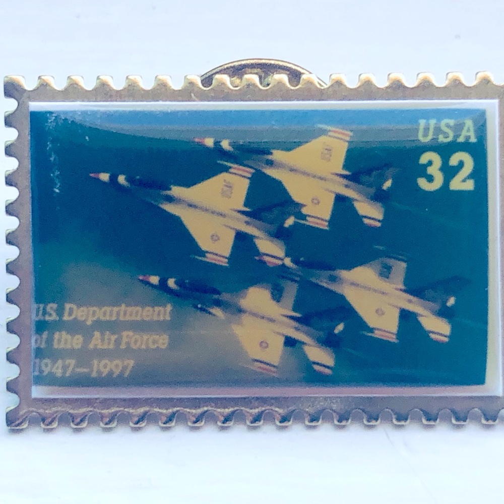USPS 32cents AIRFORCE STAMP PINBACK 50TH 1947-1997